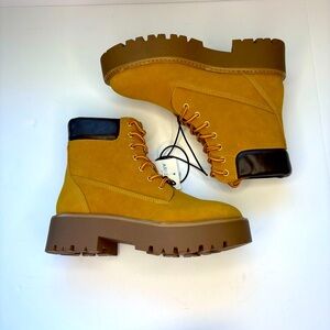 NWT Arizona Jean Company Traba Tan and Brown Combat Work Boots Sz8 Memory Foam